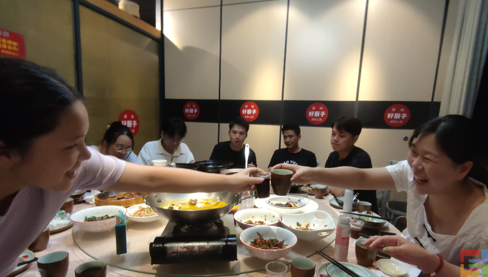 惠州E企盈團(tuán)建聚餐(圖4) 惠州E企盈團(tuán)建聚餐(圖4)